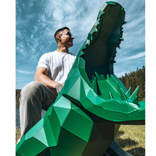 Sculpture, statue d'un alligator de taille réelle, fabriquée en métal par l'artiste par Cyril Maire