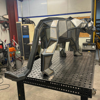 Grand tigre en métal – Sculpture style origami low poly