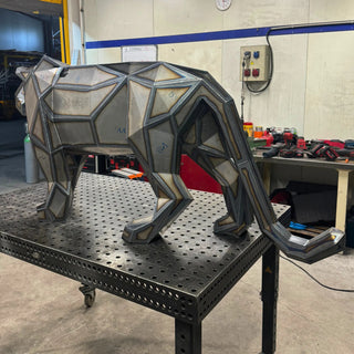 Grand tigre en métal – Sculpture style origami low poly