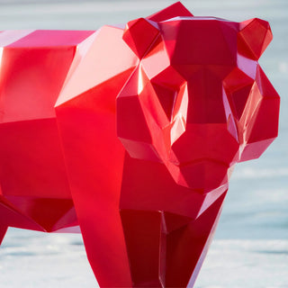Sculpture, statue d'un tigre en métal fabriquée en acier et peinte en rouge.