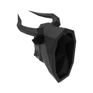 Tête de taureau en métal, sculpture d'art métallique fabriquée par Cyril Maire